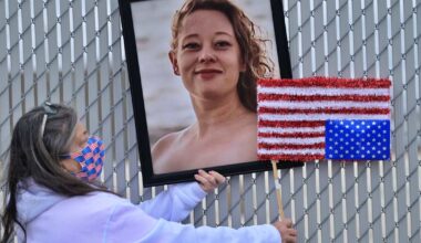 Tällainen oli Renee Nicole Good, jonka ICE-agentti ampui – nyt mielenosoittajat kantavat hänen kuviaan kaduilla | Ulkomaat