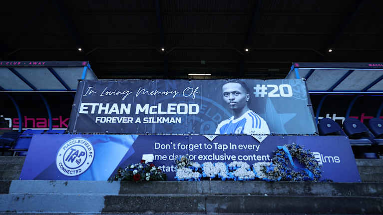 Ethan Mcleodia muistettiin FA cupin ottelussa.