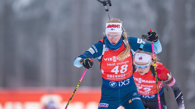 Suvi Minkkinen ankkuriosuudella.