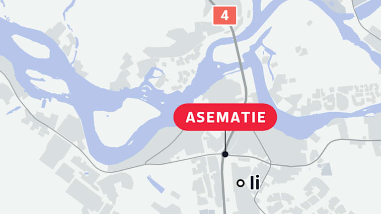 Kartta, joka näyttää Nelostien ja Asematien sijainnit Iin keskustassa.