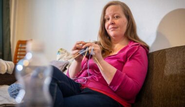 Nuorten työkyvyttömyys­eläkkeet jyrkässä kasvussa – nyt puhuvat pari­kymppisenä kotiin jääneet | Politiikka