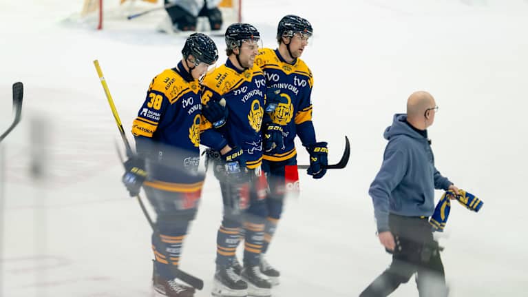 Alex Beaucage loukkaantui Pelicans-ottelussa.