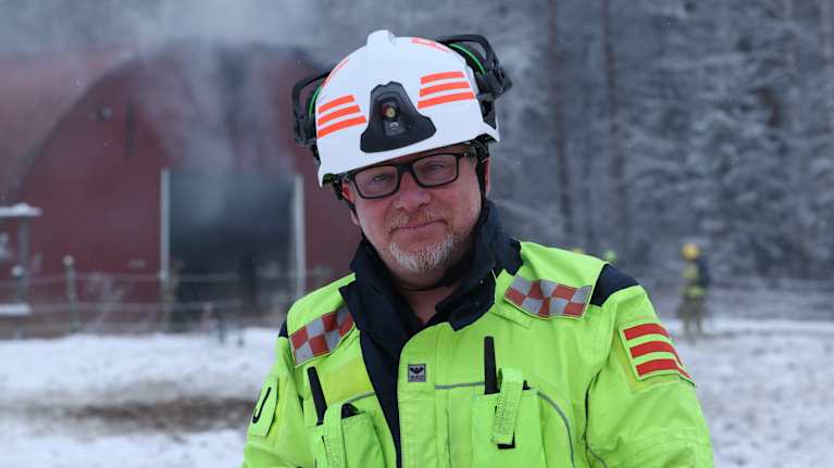 Päivystävä palomestari Keith Joutsen Länsi-Uudenmaan pelstuslaitokselta.