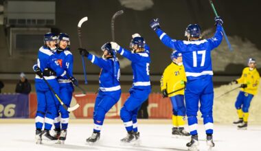 Suomi kukisti Ruotsin jääpallon MM-kisojen alkulohkossa ja eteni välieriin: ”Tiesimme, että saamme paikkoja” | Urheilua lyhyesti