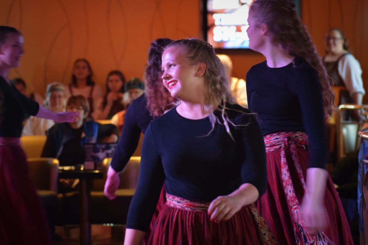 Amanda Lyttinen iloitsee, että tanssin ansiosta hän on päässyt moniin erilaisiin tapahtumiin.