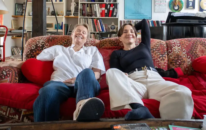 Yökylässä Maria Veitola