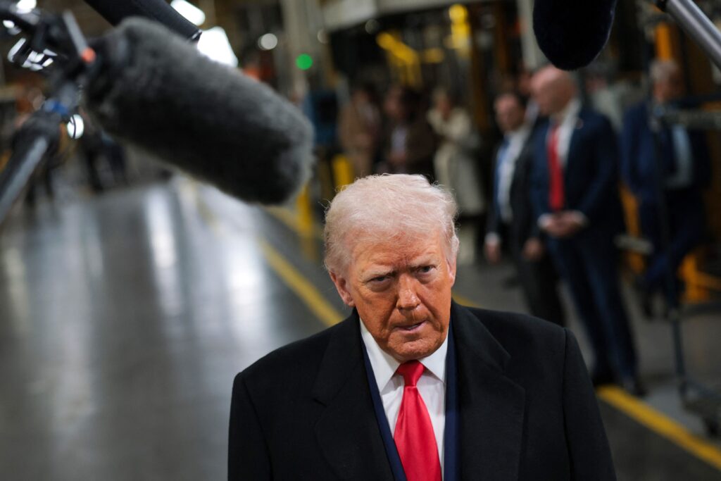 Venezuelan väliaikainen johtaja ja Trump kävivät puhelinkeskustelun – "Hän on upea ihminen"