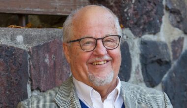 Tietokirjailija toteutti haaveensa ja kokosi EM-, MM- ja olympiafinaalien tuloksista kirjan – Yleisurheilu.fi