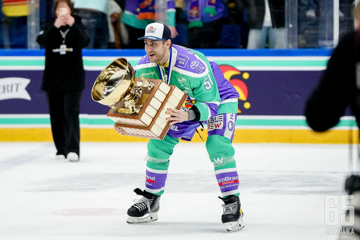 Valtteri Filppula päätti pelaajauransa Mestiksen mestaruuteen Jokereissa viime keväänä.