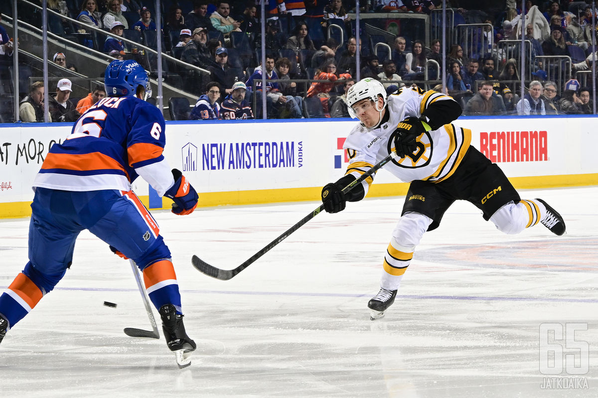 Olympialaisiinkin valittu Henri Jokiharju on löytänyt paikkansa Boston Bruinsista.