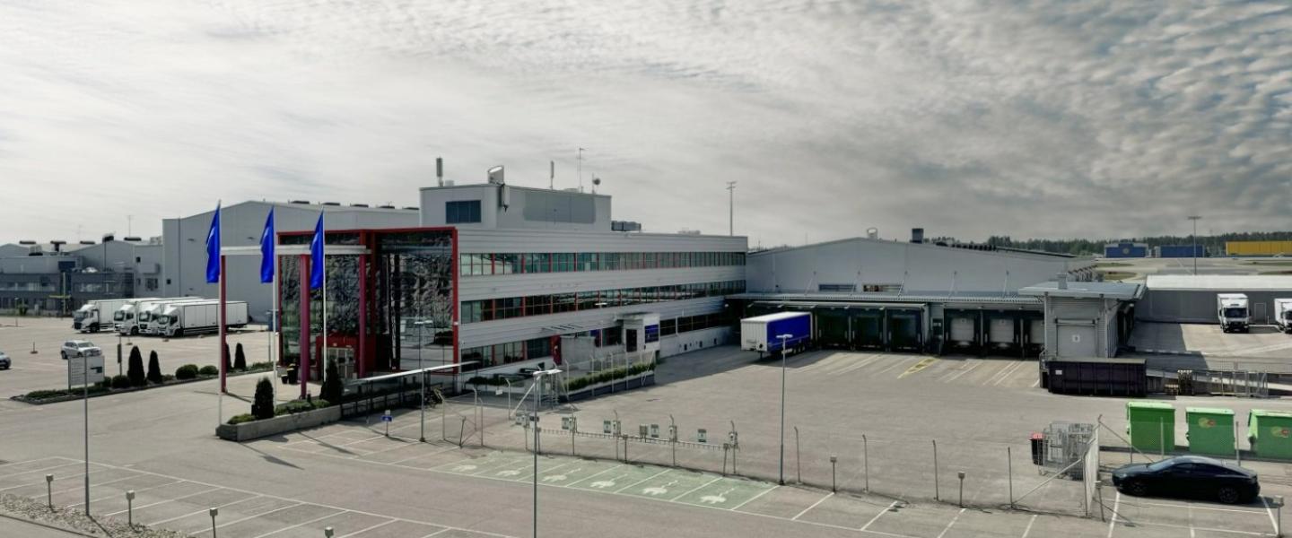 Logistiikkatila: Tullimiehentie 10, 2372 m2 