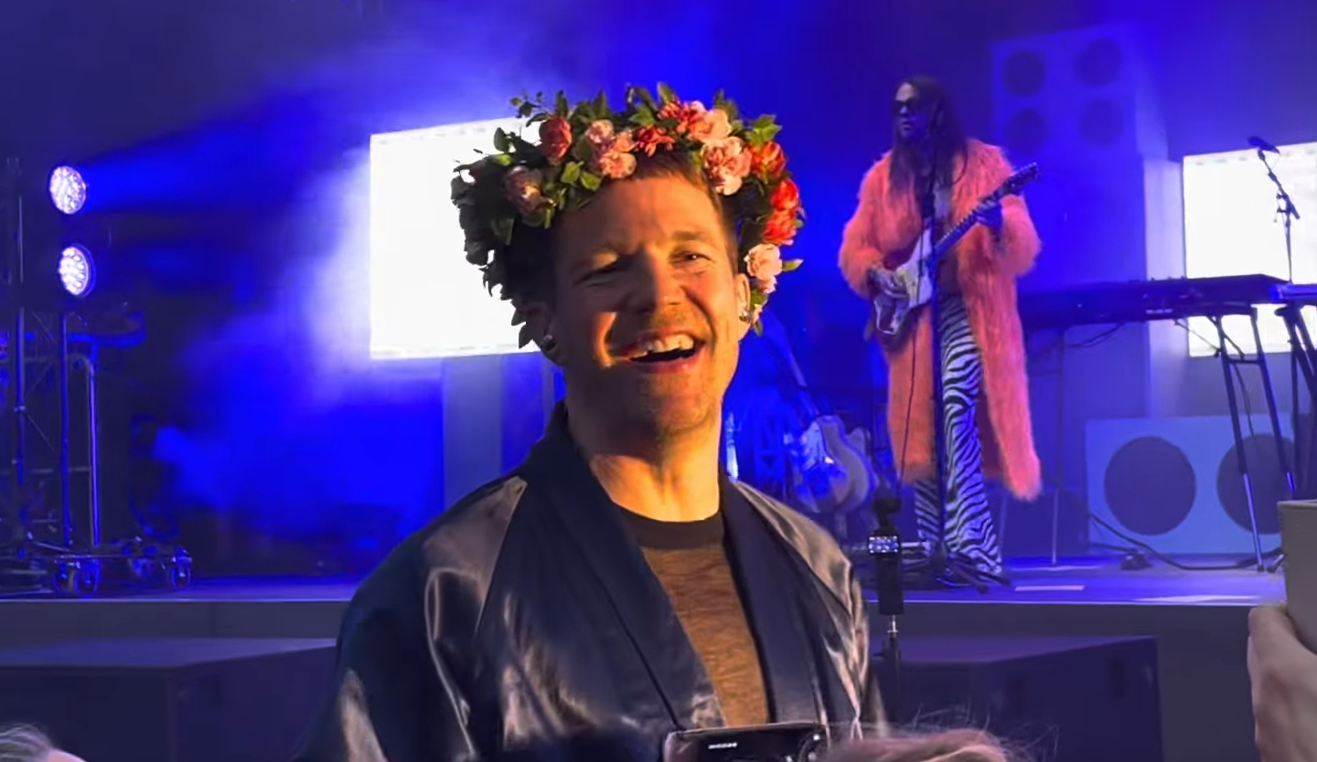 Olavi Uusivirran naurukohtaus katkaisi Muumit-lukumaratonin – tytär otti tilanteen haltuun