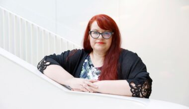 Raskas lumikuorma voi vaurioittaa kattorakenteita – asiantuntijoiden vinkit turvalliseen lumenpudotukseen