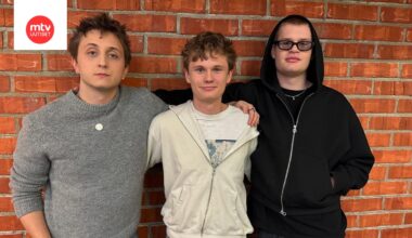 Armeija kutsuu! Kolme Salkkarit-tähteä poistuu sarjasta