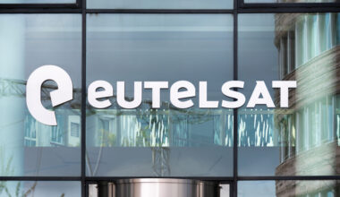 Ranska harkitsee Eutelsat-satelliitti-internet-tuen lähettämistä iranilaisille maanlaajuisen sähkökatkon keskellä. -