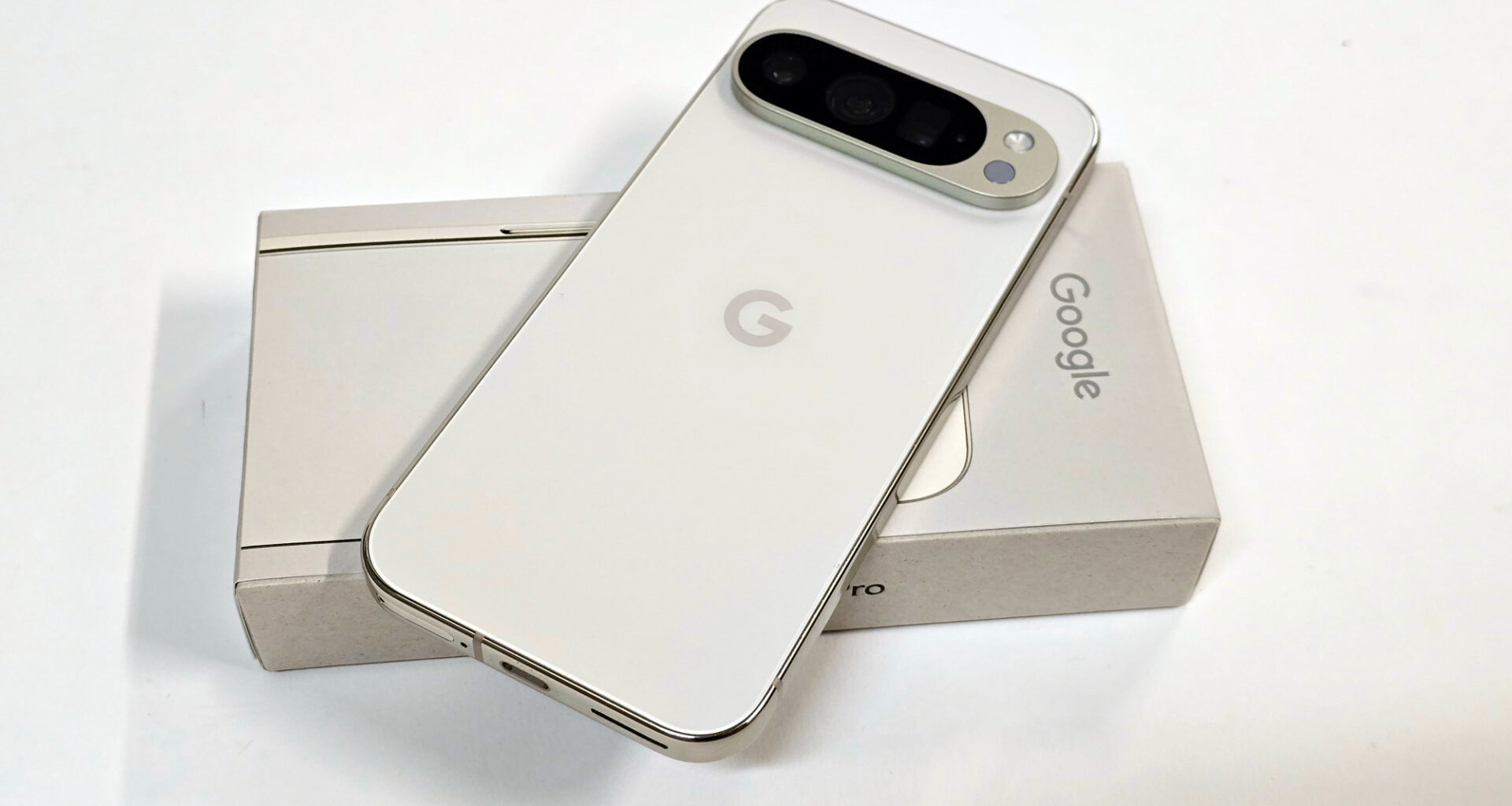 Pixel 9 -puhelimet näyttävät saavan AirDrop-tyylisen tiedostojen jaon iPhonen kanssa