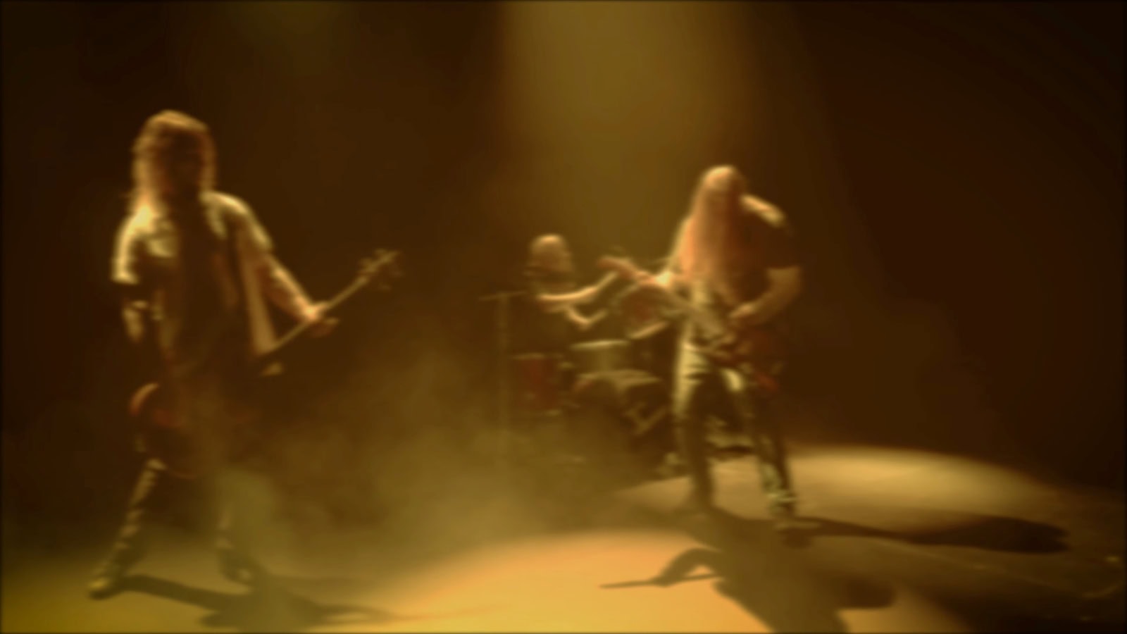 Ensinäyttö: Kaikkeus pohtii suosion vaikutusta yksilöön sarkastisella Rokkitähti-kappaleella