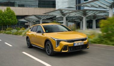 Kia julkistaa uuden K4:n hinnat – hatchback 27 390 €, farmari 29 390 €