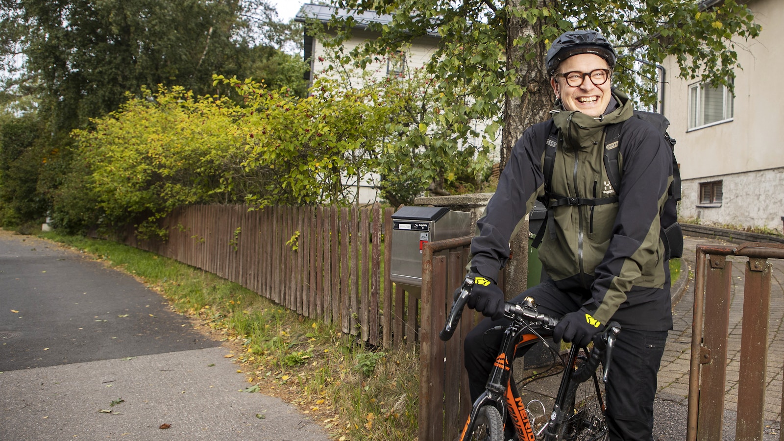 Sysmäläinen sahtikomedia oli elokuvavuoden 2025 suurin yllättäjä - Koti