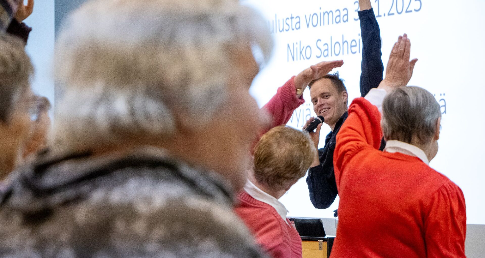 Yhteislaulu soi Jyväskylän kirjastoissa | Jyväskylä.fi