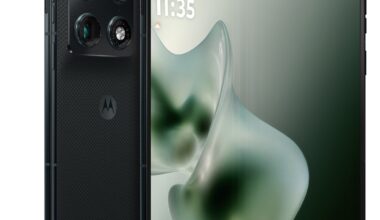 Motorola Razr Fold, Pantone Blackened Blue.