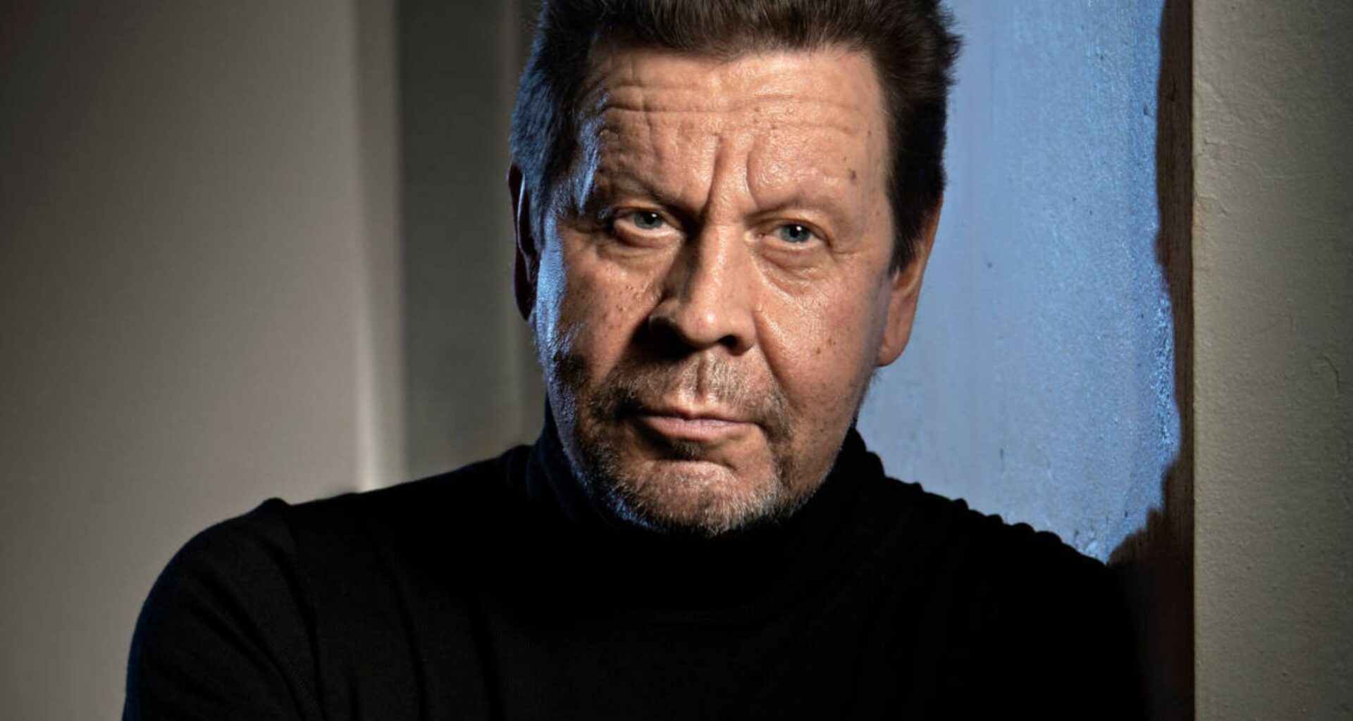 Pate Mustajärvi luki kirjoja salaa ja sauvakäveli pimeässä: "Hän oli pohjimmiltaan ujo"