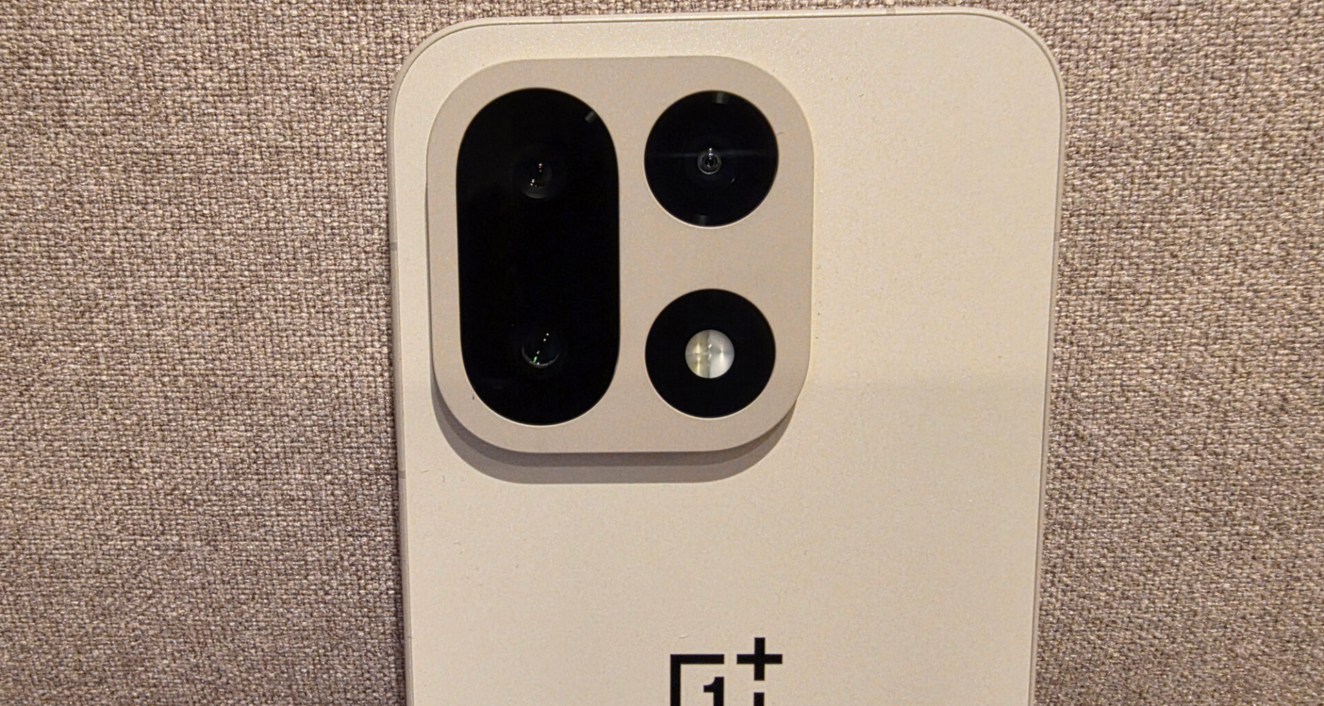 Huhu: OnePlus 16 voi tuoda markkinoille ennätyksellisen korkean virkistystaajuuden näytön