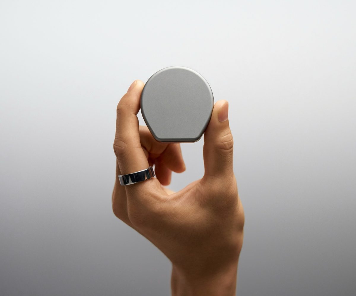 Oura Ring 4 Charging Case.