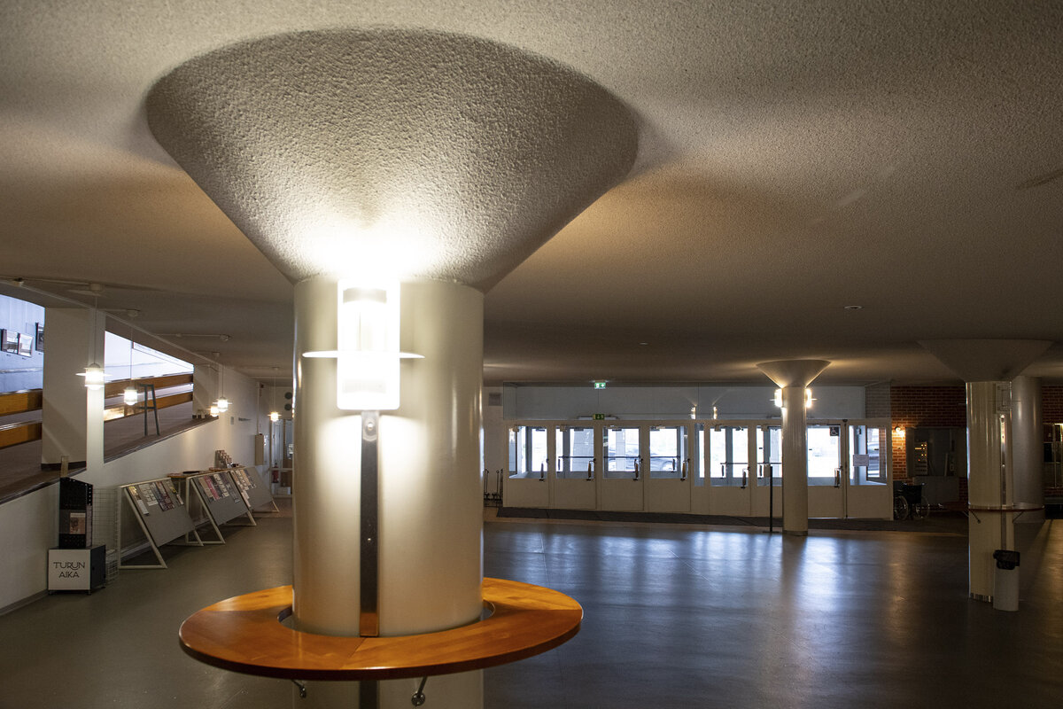 Kyselyvastausten mukaan konserttitalossa voisi järjestää myös tansseja. Vastaajat olivat erimielisiä siitä, sopivatko tilat ylipäätään liikuntakäyttöön.