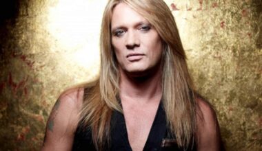 Sebastian Bach ihmettelee, miksi Skid Row ei voi koota rivejään - "Jos Rush ja Triumphkin pystyvät siihen, mikä meitä vaivaa?"