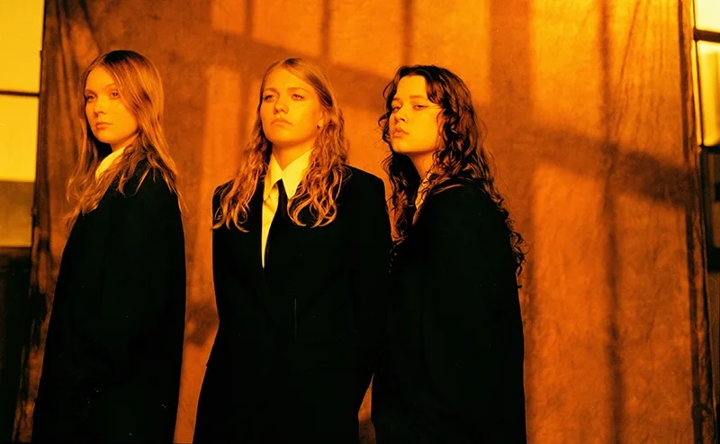 "Kasvava suosio tuntuu vähän kuin vetovoiman lailta" – haastattelussa Svart Ridå