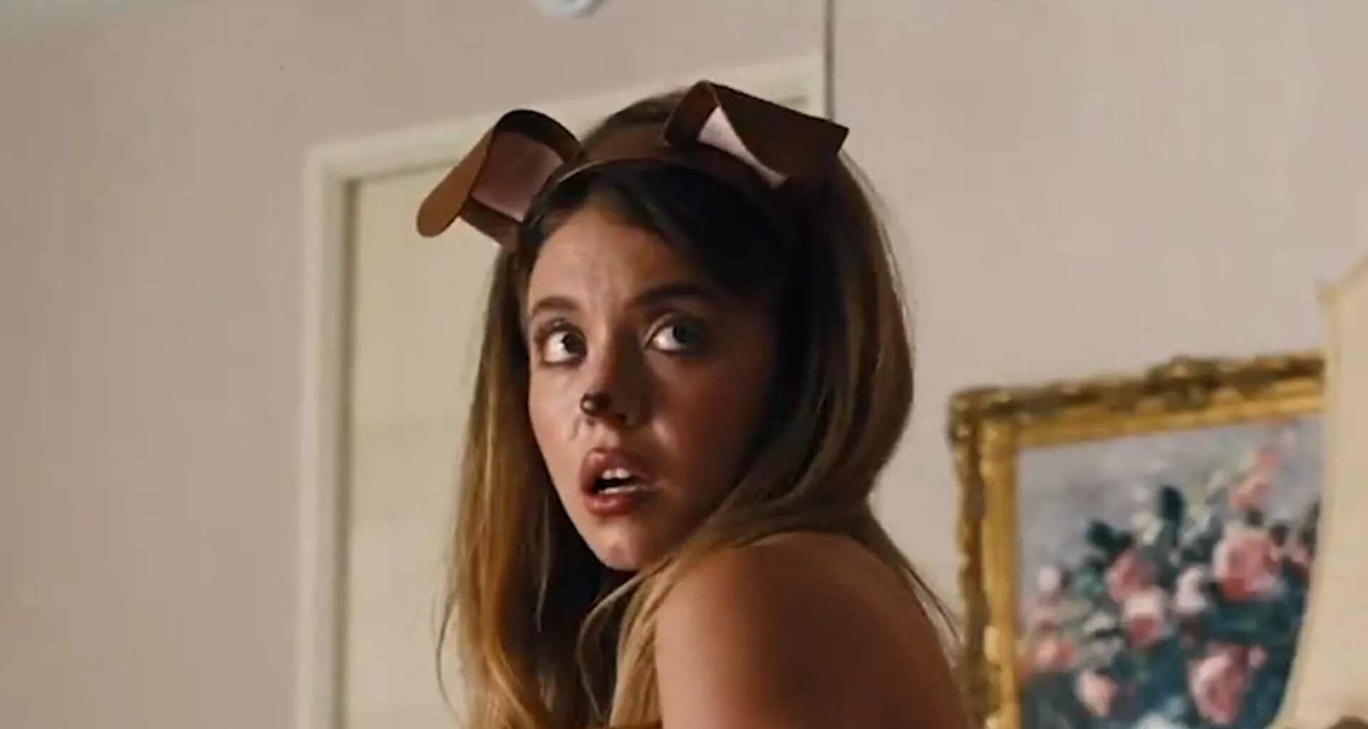 “Eikö se osaa tehdä mitään vaatteet päällä?” – Fanit kritisoivat Sydney Sweeneyä ja tämän Euphoria-hahmoa