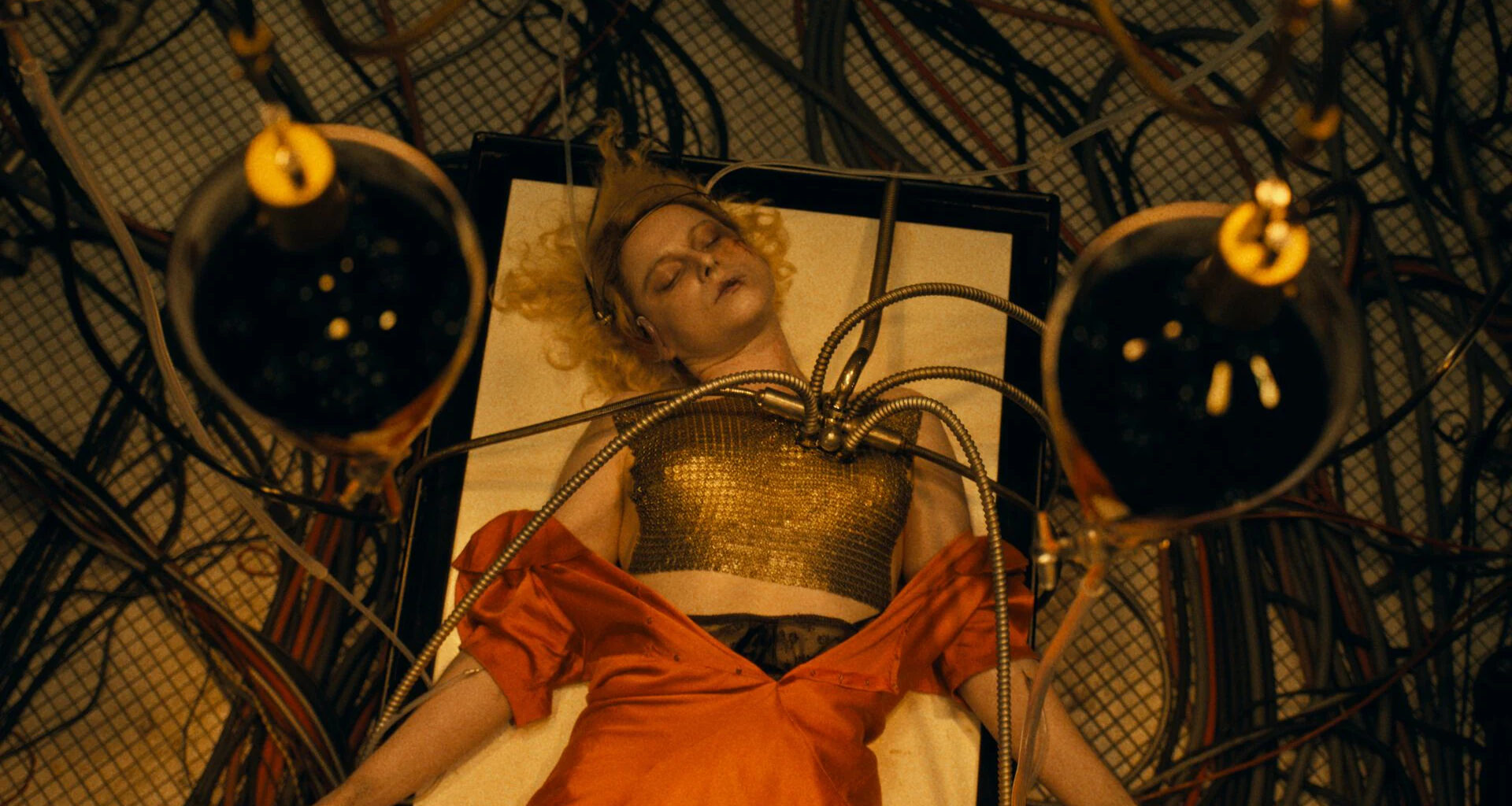 Christian Balen ja Jessie Buckleyn Frankenstein-leffa sai upean trailerin