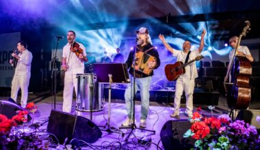 Antti Paalanen osallistuu UMK-kisaan – Hanuritaiteilija oli mukana marraskuussa ilmestyneellä Folkkarien singlellä