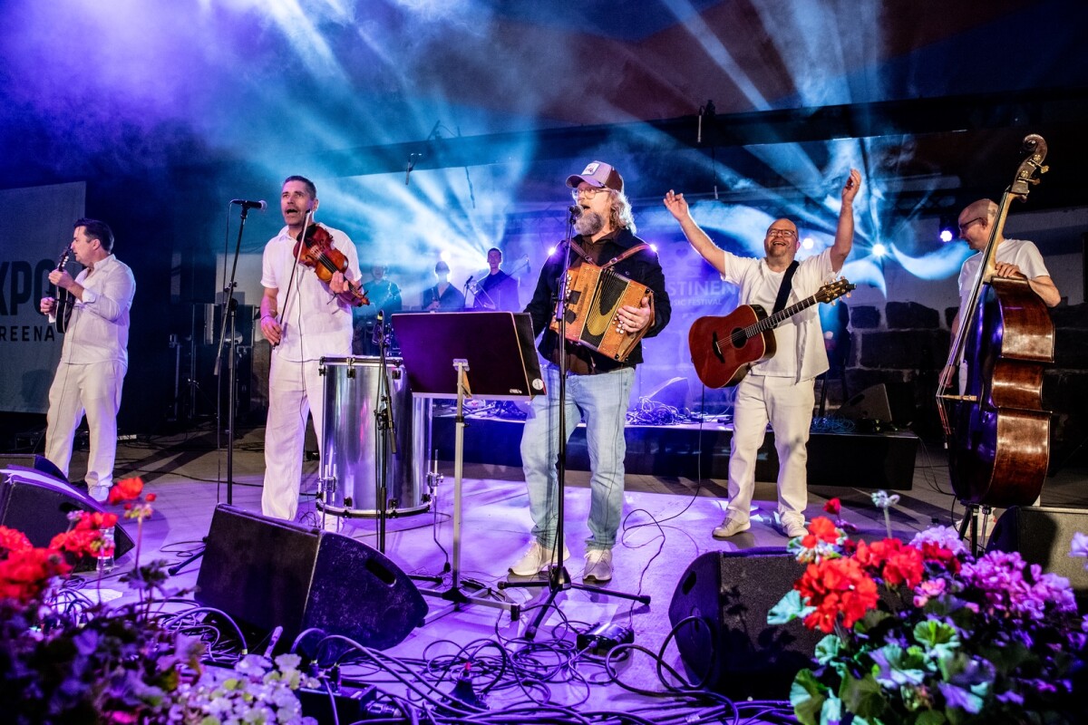 Antti Paalanen osallistuu UMK-kisaan – Hanuritaiteilija oli mukana marraskuussa ilmestyneellä Folkkarien singlellä