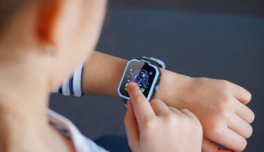 Lasten kellopuhelin ZTE K1 Pro käytössä.