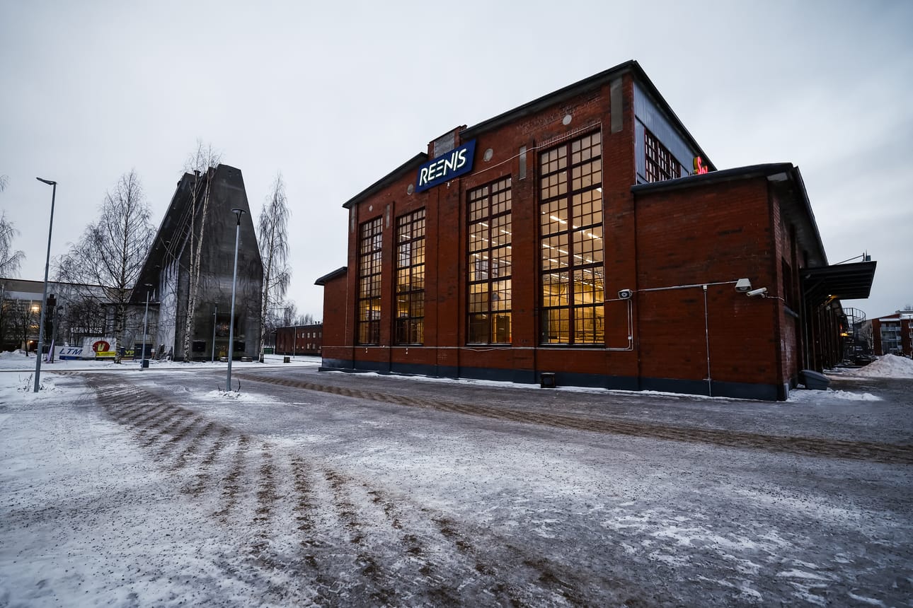Alvar Aallon suunnittelemille Toppilan sulfiittiselluloosatehtaan rakennuksille on löytynyt uutta käyttöä. Entinen kuivaamohalli toimii liikuntasalina, ja hakesiiloa kunnostetaan kulttuuritapahtumien tilaksi.