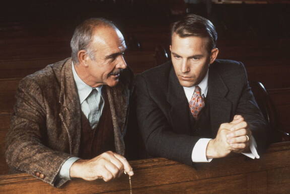 Sean Connery ja Kevin Costner ovat Malone ja Elliot Ness.