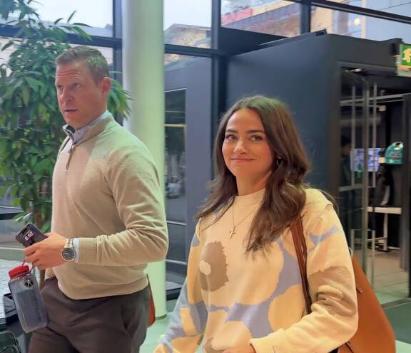 Arkistokuva. Mikko ja Natalie 'Nattie' Koivu kuvattuina Varsinais-Suomen käräjäoikeudessa.