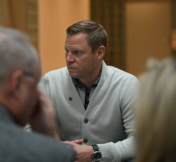 Mikko Koivun kerrotaan hurjistuneen silmittömästi veljenpoikansa tapauksesta.