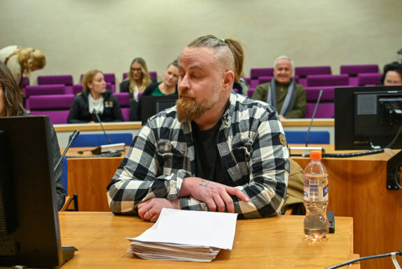 Lauri Huttusen rikossyyteiden käsittely Pirkanmaan käräjäoikeudessa alkoi torstaina 5. helmikuuta.