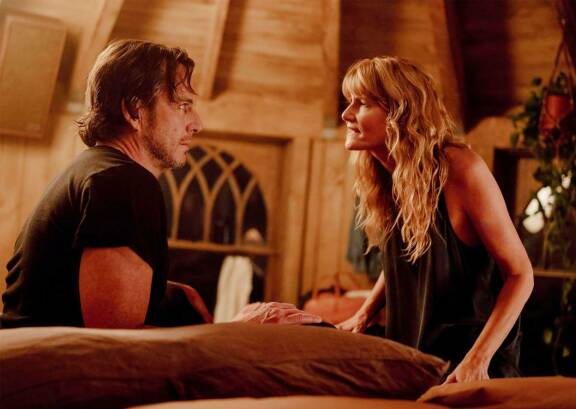 Will Arnett ja Laura Dern elokuvassa Is This Thing On?