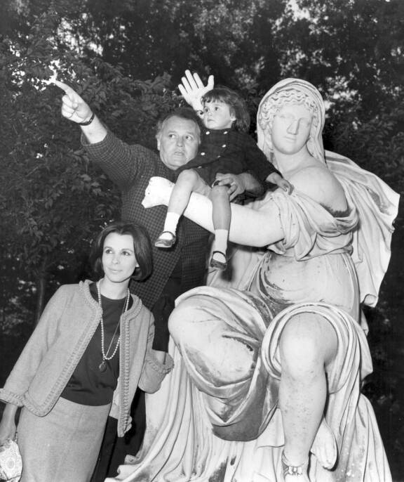 Näyttelijä Rod Steiger, Claire Bloom, Anna Steiger.