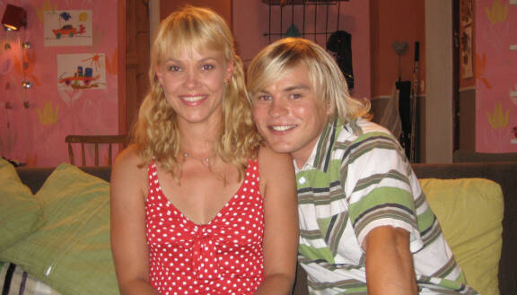 20060815 Helsinki. Salatut elŠmŠt. Kuvassa: NŠyttelijŠt Anu Palevaara ja Tuomas Reunanen. 7 pŠivŠŠ / Elisa Jurvanen.