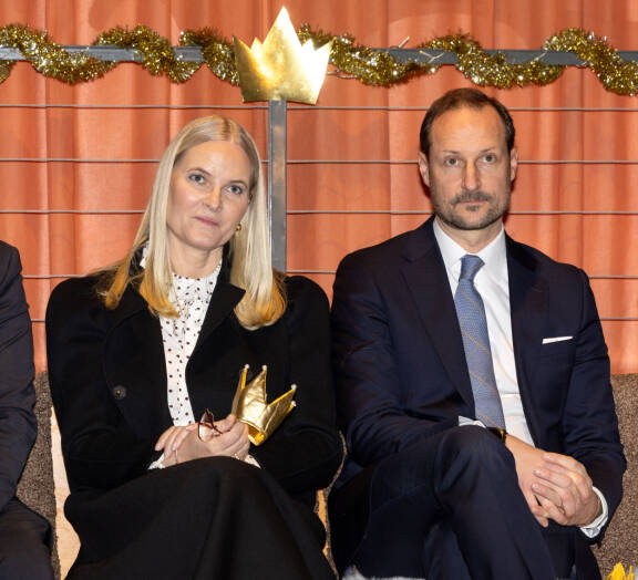 Mette-Marit on joutunut uuden kohun keskelle hänen ja Jeffrey Epsteinin yhteyden tultua julki.