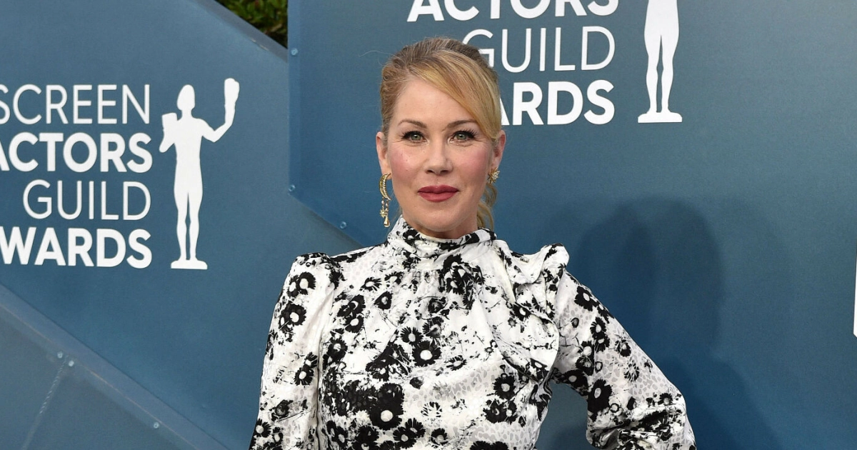 MS-tautia sairastava Christina Applegate: Uutta tietoa voinnista
