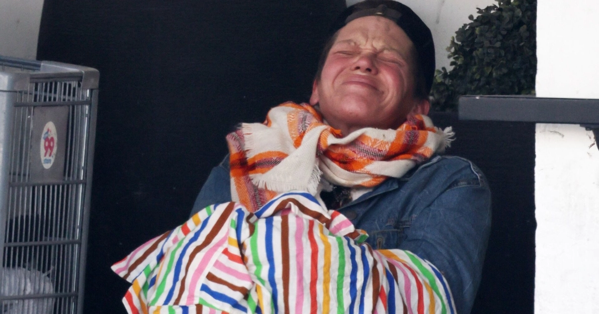 Ex-povipommi Loni Willison elää kodittomana - tonki ruokaa roskiksesta!