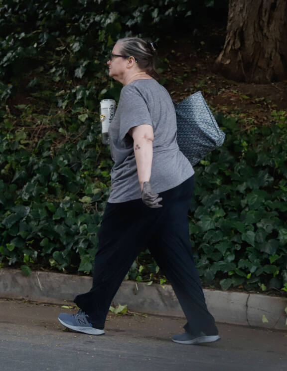 Bridget vuonna 2023. Entinen Hollywood-kaunotar oli saanut reilusti lisäkiloja ja viihtyi arkisissa vaatteissa muuttuneessa olemuksessaan.