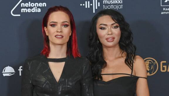 Sanni ja Shirly ilmoittivat erostaan heinäkuussa 2025.