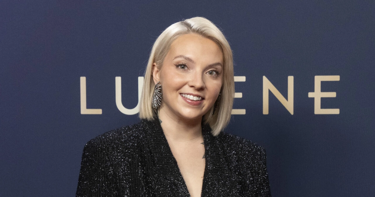 Veronica Verho ja älysormuksen kohtalokas kokeilu – Päivystysreissu ja liukastusvoide pelastivat tilanteen